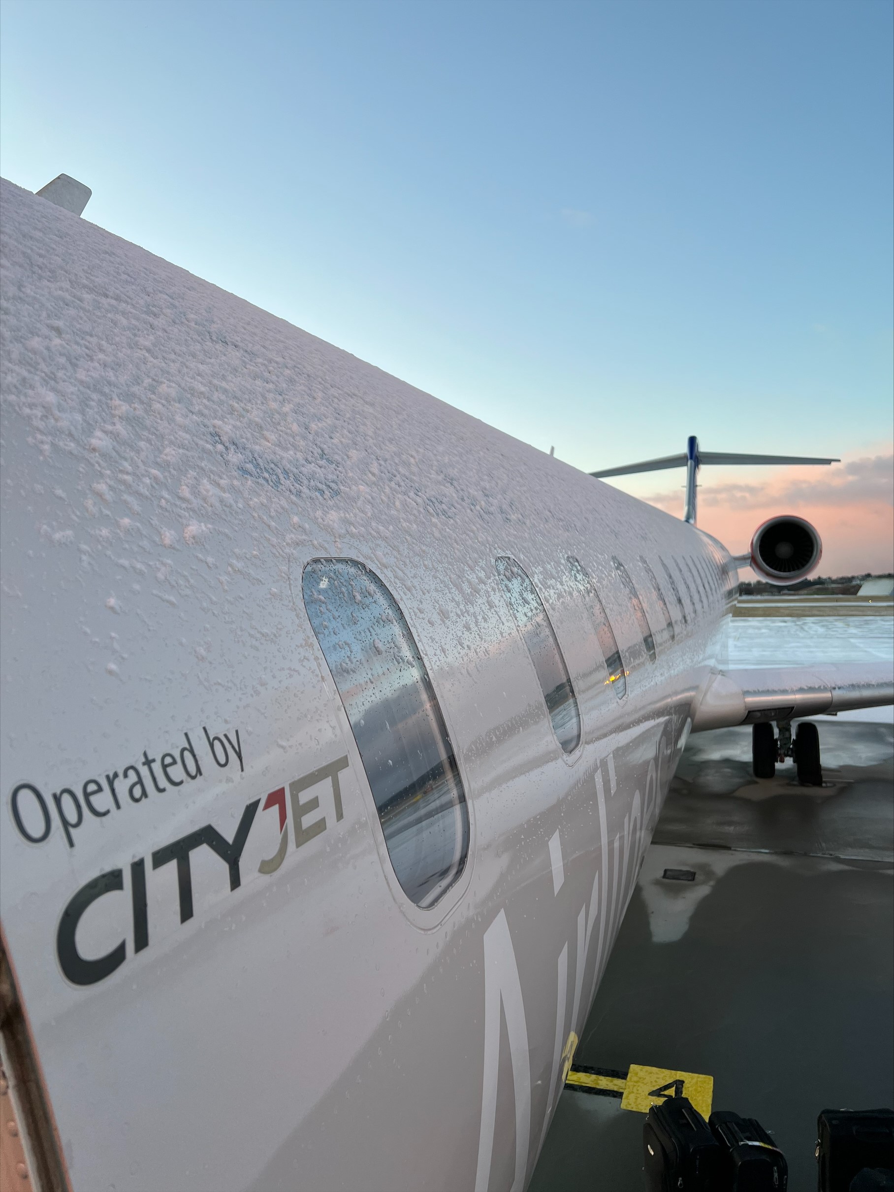 CRJ900